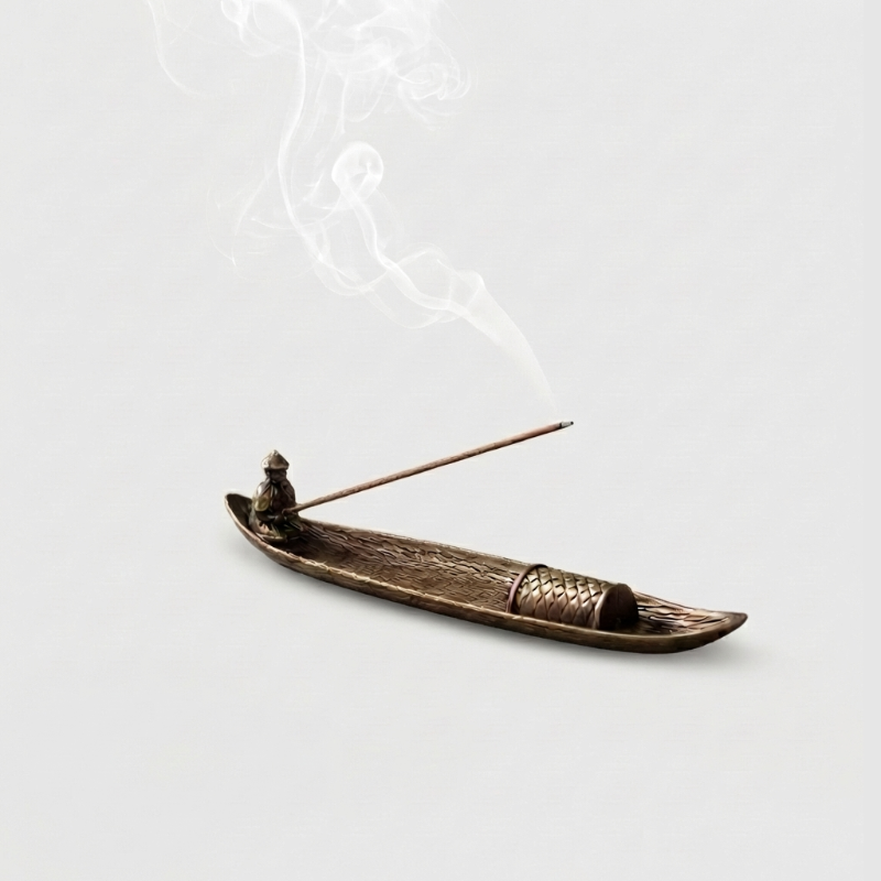 Porte-Encens Sculptural en Métal Forme Barque de Pêche Asiatique Traditionnelle pour Bâtons d'Encens et Méditation