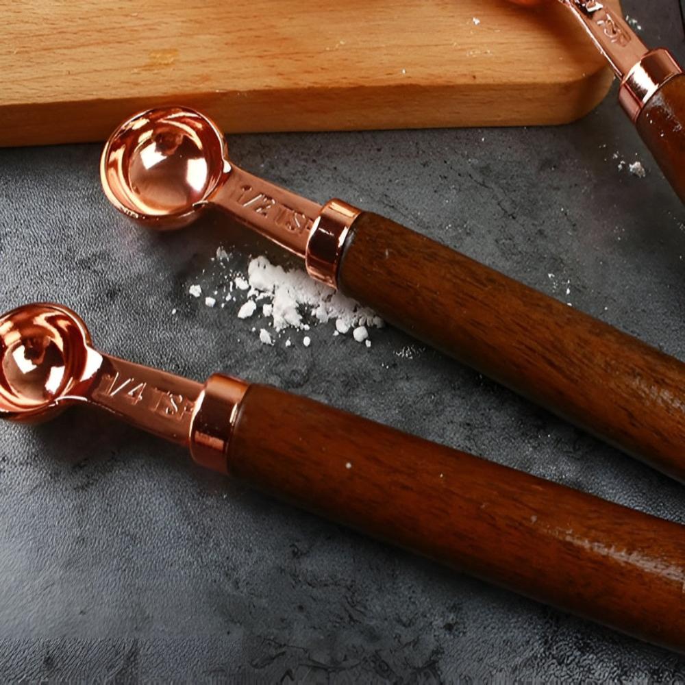 Orion – Set de Cuillères et Tasses à Mesurer en Cuivre Élégant et Durable