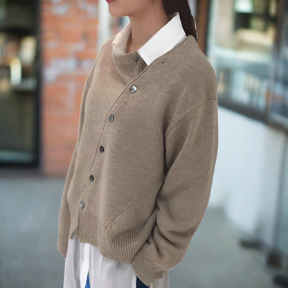 Gilet doux avec patte de boutonnage diagonale pour femmes - Aurelles