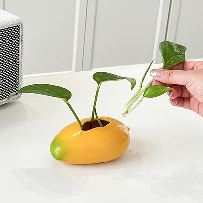 Mango-Shaped Ceramic Flower Pot with Glossy Glaze for Indoor Plants