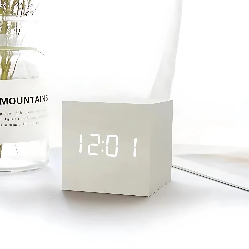 Lunara – Réveil LED Cube Minimaliste et Chaleureux