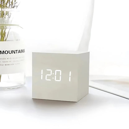 Lunara – Réveil LED Cube Minimaliste et Chaleureux
