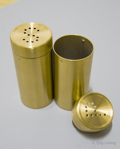 Set de Salière et Poivrière en Acier Inoxydable Doré Mat avec Couvercles Perforés S et P pour Table
