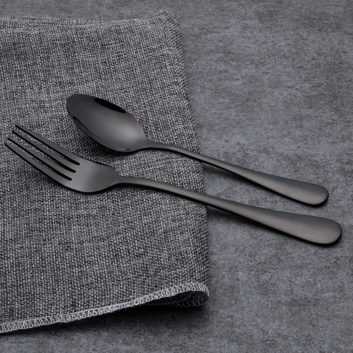 Ménagère Complète en Acier Inoxydable Noir Mat Couverts de Table Modernes pour Dîners et Réceptions