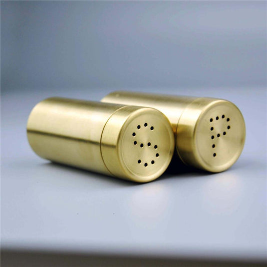 Set de Salière et Poivrière en Acier Inoxydable Doré Mat avec Couvercles Perforés S et P pour Table