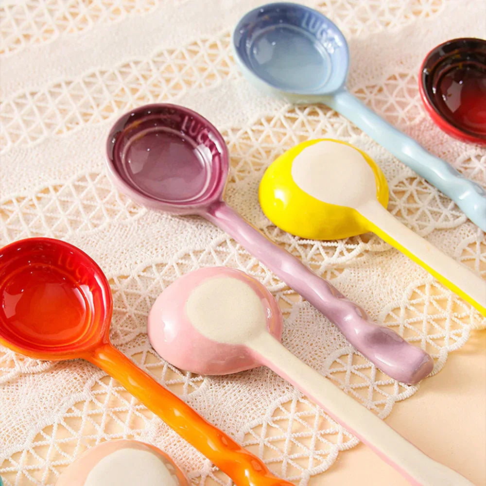 Set de Cuillères en Céramique Émaillée Multicolores avec Manche Ondulé pour Café Dessert et Confiture