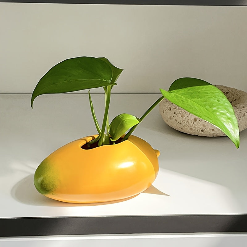 Mango-Shaped Ceramic Flower Pot with Glossy Glaze for Indoor Plants