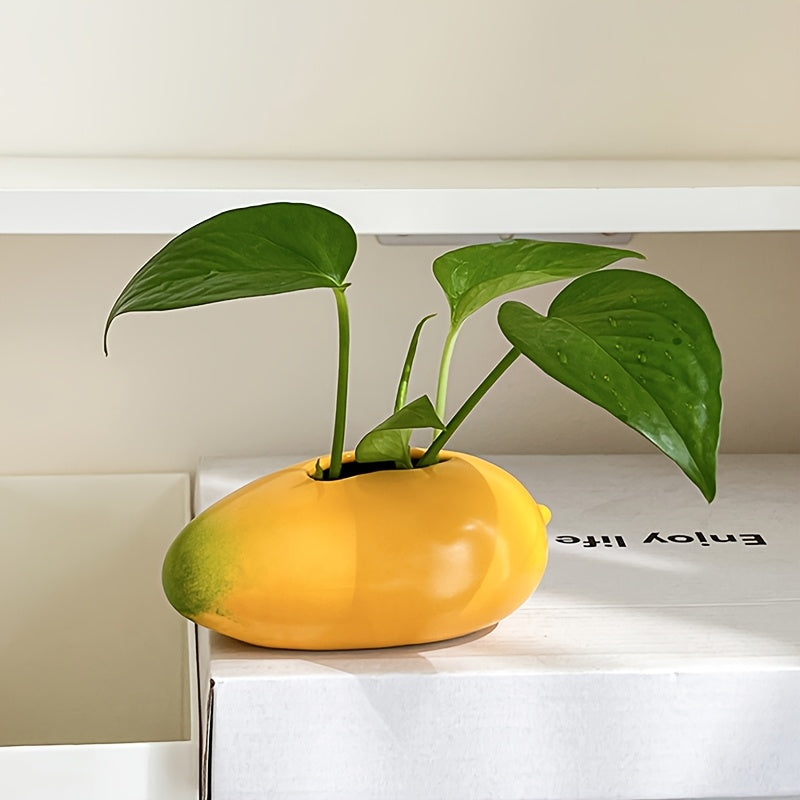 Mango-Shaped Ceramic Flower Pot with Glossy Glaze for Indoor Plants