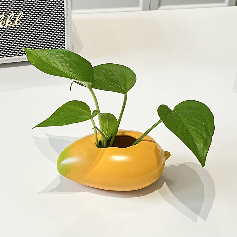 Mango-Shaped Ceramic Flower Pot with Glossy Glaze for Indoor Plants