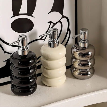 Distributeur de Savon en Céramique à Forme Sculpturale avec Pompe Chromée pour Salle de Bain et Cuisine