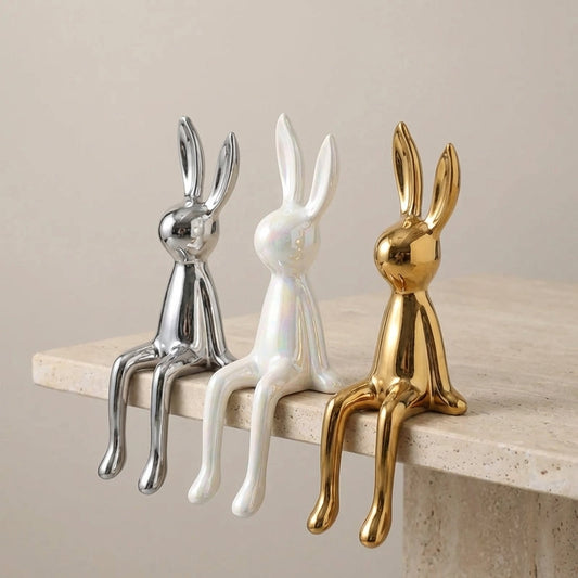 Sculpture Décorative Lapin en Céramique Émaillée Métallisée Position Assise au Bord pour Étagère