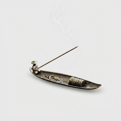 Porte-Encens Sculptural en Métal Forme Barque de Pêche Asiatique Traditionnelle pour Bâtons d'Encens et Méditation