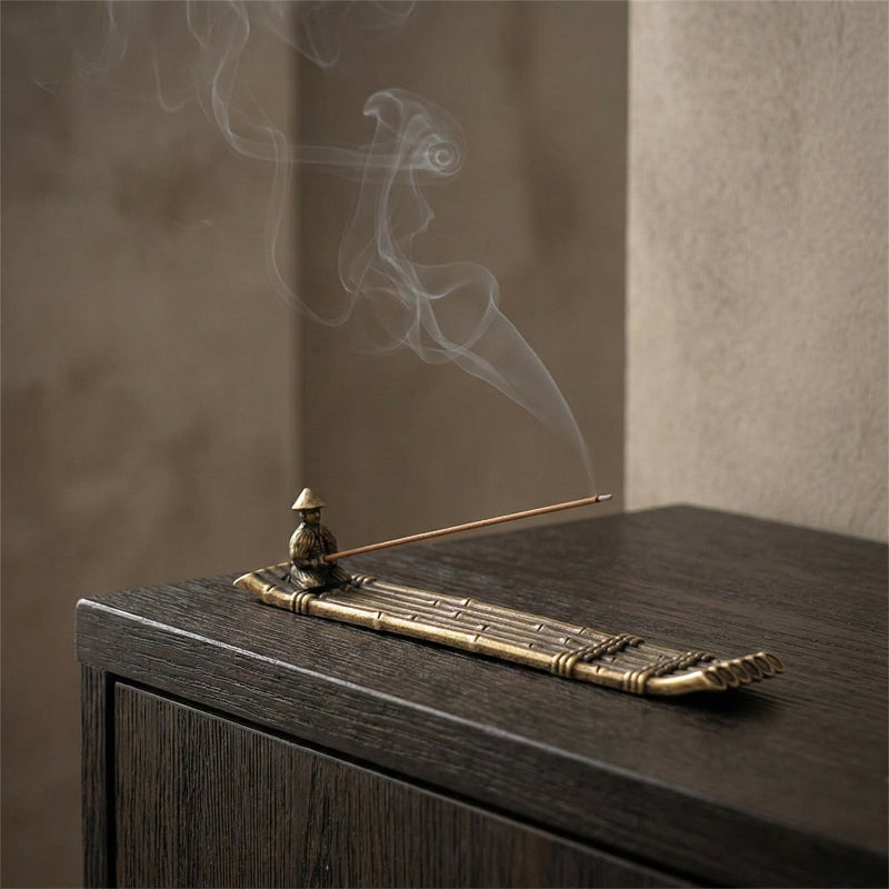Porte-Encens Sculptural en Métal Forme Barque de Pêche Asiatique Traditionnelle pour Bâtons d'Encens et Méditation