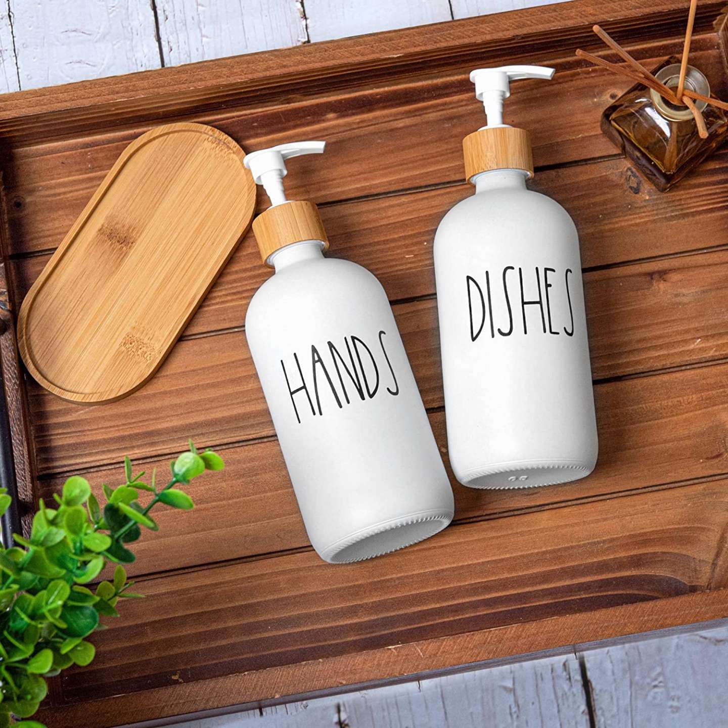 Duo de Distributeurs à Savon en Verre Mat avec Pompe Bambou Plateau Assorti pour Cuisine et Salle de Bain