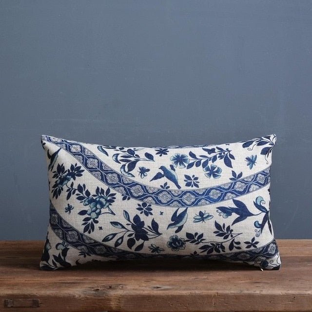 Velora – Housse de Coussin en Lin-Coton à Motif Porcelaine Bleue