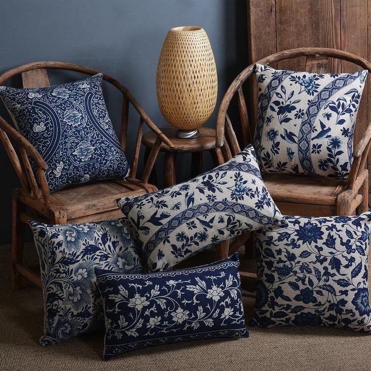 Velora – Housse de Coussin en Lin-Coton à Motif Porcelaine Bleue