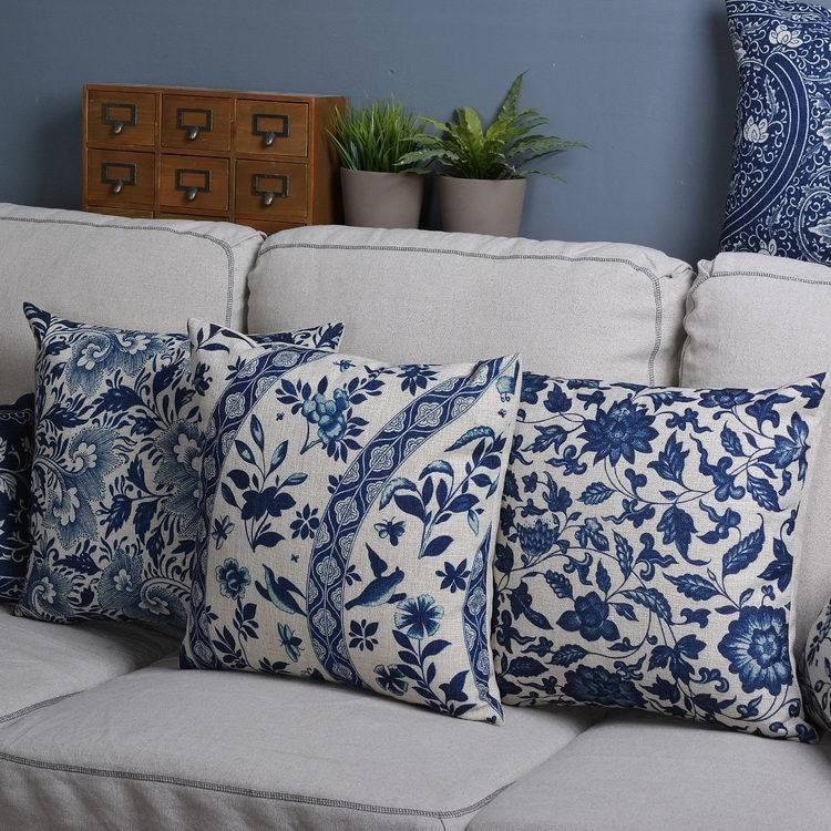Velora – Housse de Coussin en Lin-Coton à Motif Porcelaine Bleue