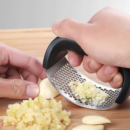 Stainless Steel Rocker Garlic Press, Ergonomic Manual Rolling, for Quickly Mincing Garlic in the Kitchen