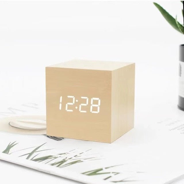 Terra – Réveil LED en Bois Minimaliste et Compact