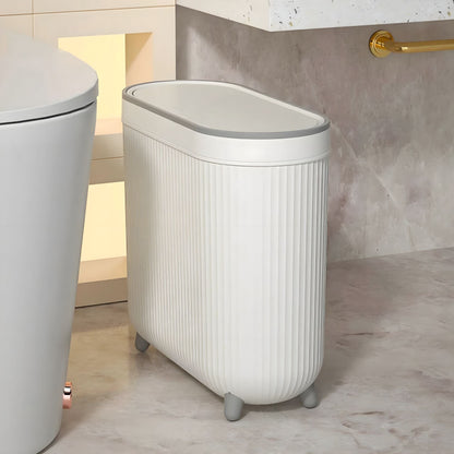Poubelle de Salle de Bain Étroite avec Couvercle et Détails Dorés Format Compact entre WC et Meuble