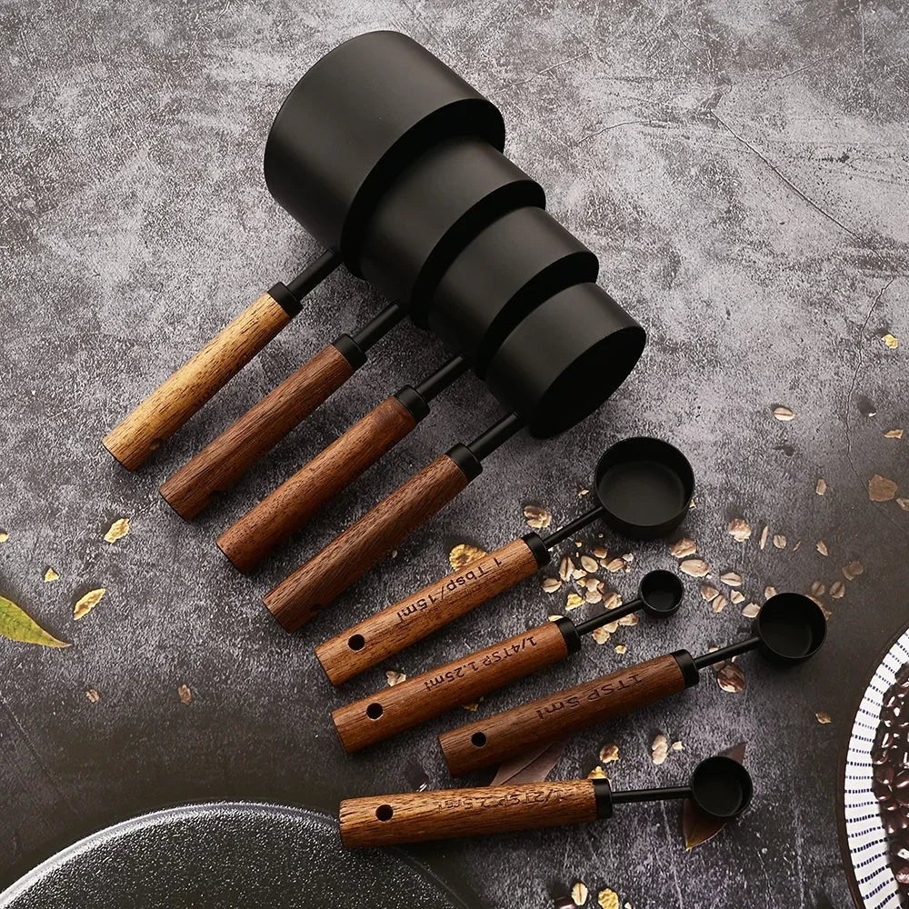 Terra – Set Doseur en Acier Inox et Chêne Massif (8 Pièces)