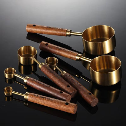 Terra – Set Doseur en Acier Inox et Chêne Massif (8 Pièces)