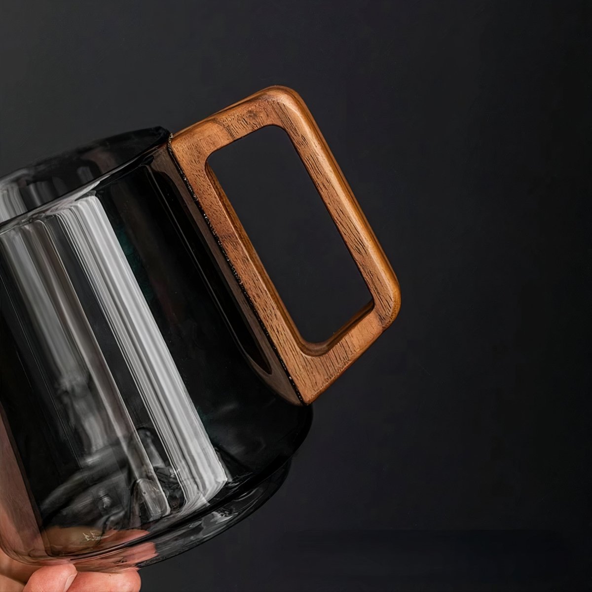 Velora – Tasses à Café en Verre Fumé et Poignée en Noyer (450 ml)